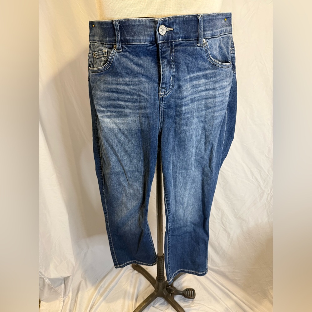 Torrid Classic Denim Cropped Jeans - Picture 2 of 5